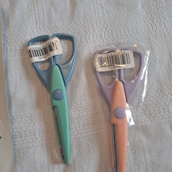 Paper crafting scissor bundle new and preowned - Picture 4 of 4